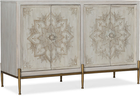 Delilah Chest